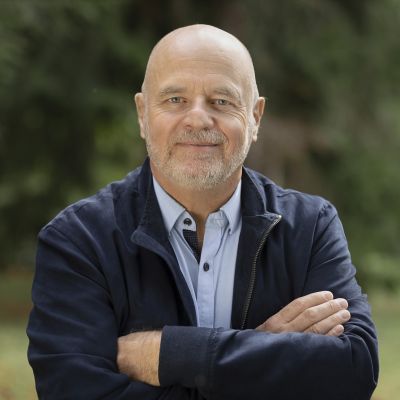 Luc Caron1